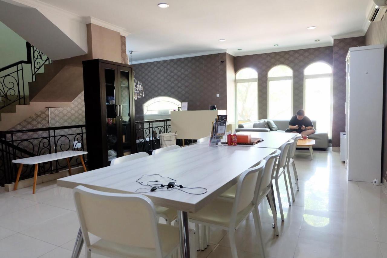 Homiestay Jakarta Exterior foto